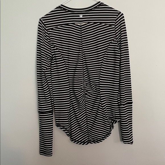 Active top - Picture 2 of 4